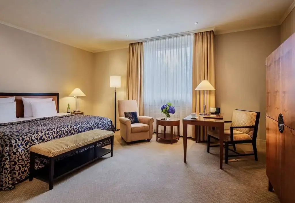 Deluxe Double room with courtyard view (twin beds)