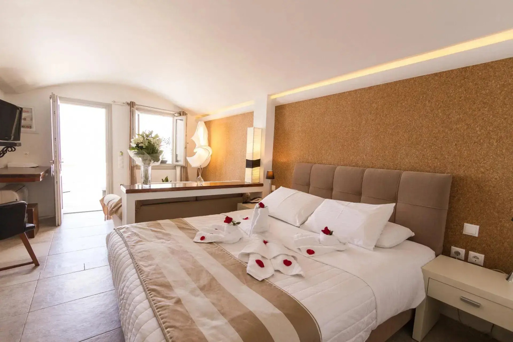 Honeymoon Double Suite (full double bed)