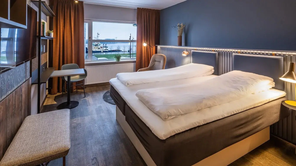Standard with fjord view Double room (full double bed)