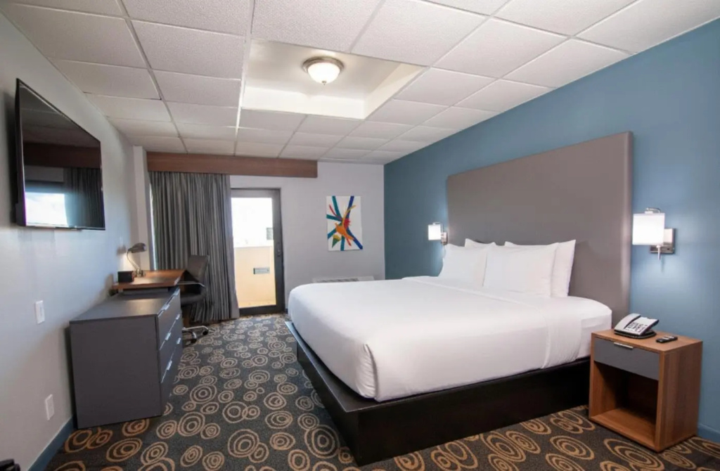 Double room (full double bed)