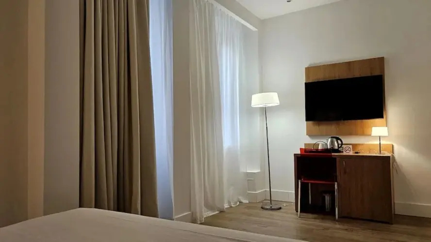 Executive Double room (full double bed)