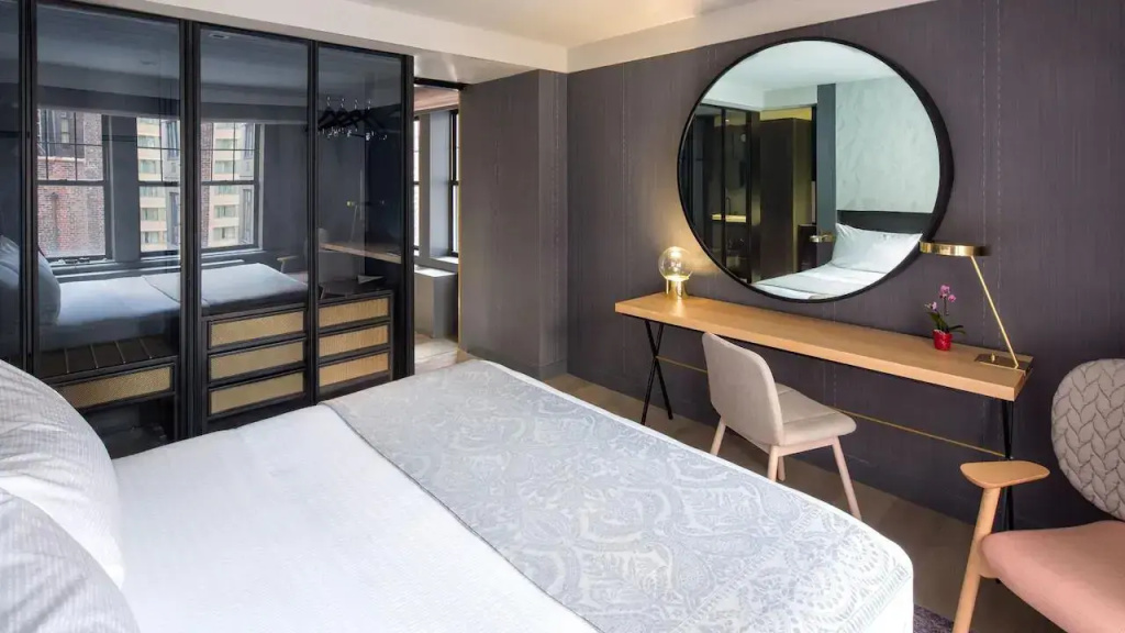 1 Bedroom Deluxe Double Suite (full double bed)