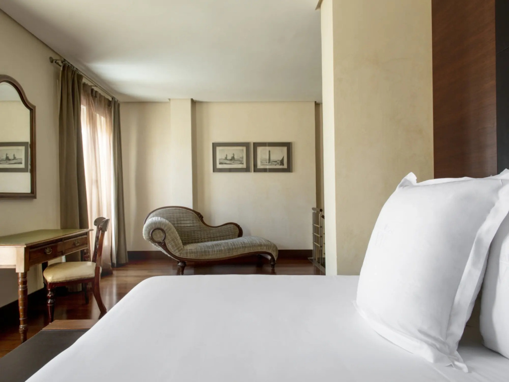 Double Suite (twin beds)