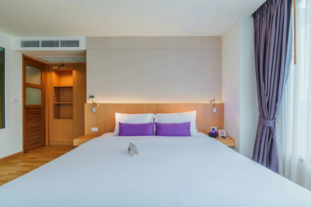 Double Suite with mountain view full double bed