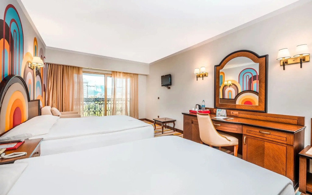 Трёхместный номер Corner Superior в Megasaray WestBeach Antalya