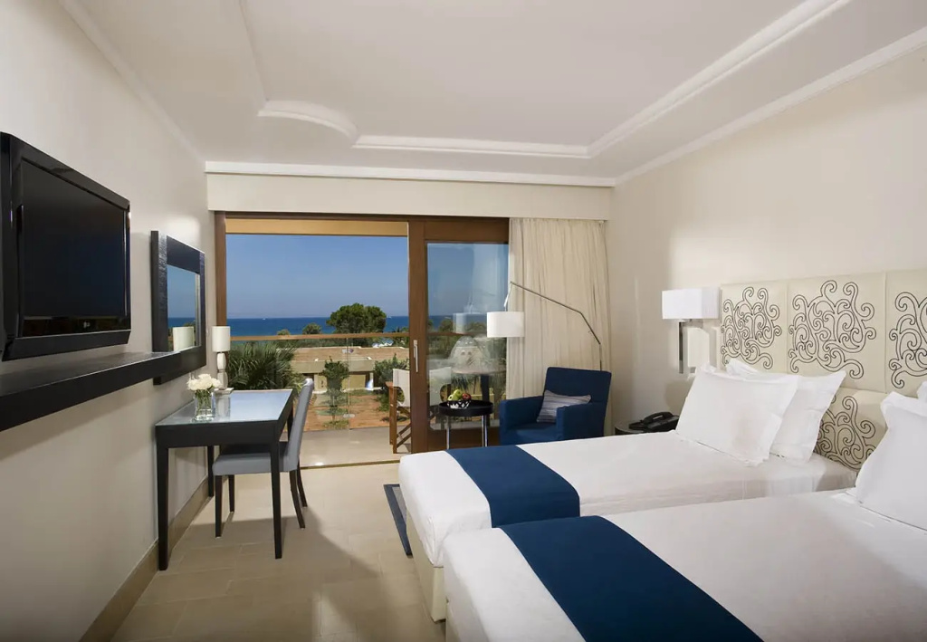 Kernos Beach Hotel - Chambres