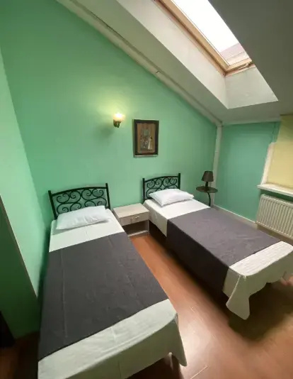 Economy Double Attic room (twin beds)