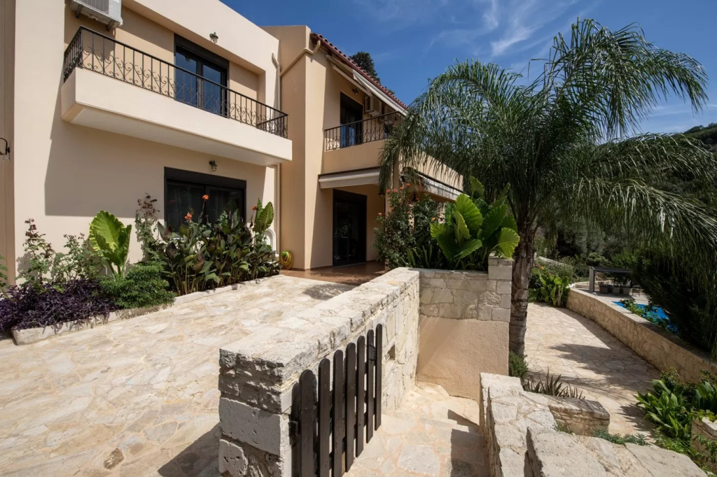 Serenity River Villa