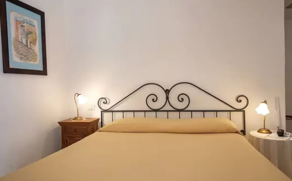 Standard Partial Sea View Double room full double bed