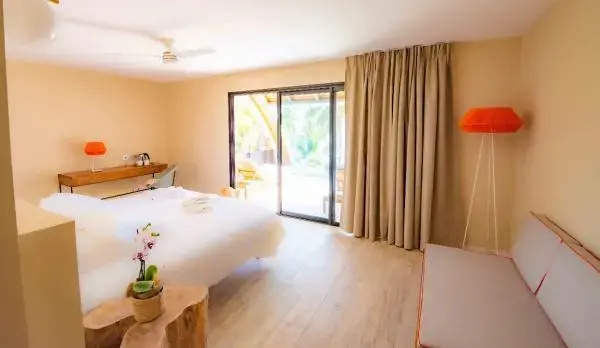 Ocean Double room (full double bed)