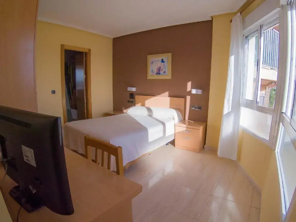 Classic Double room (full double bed)