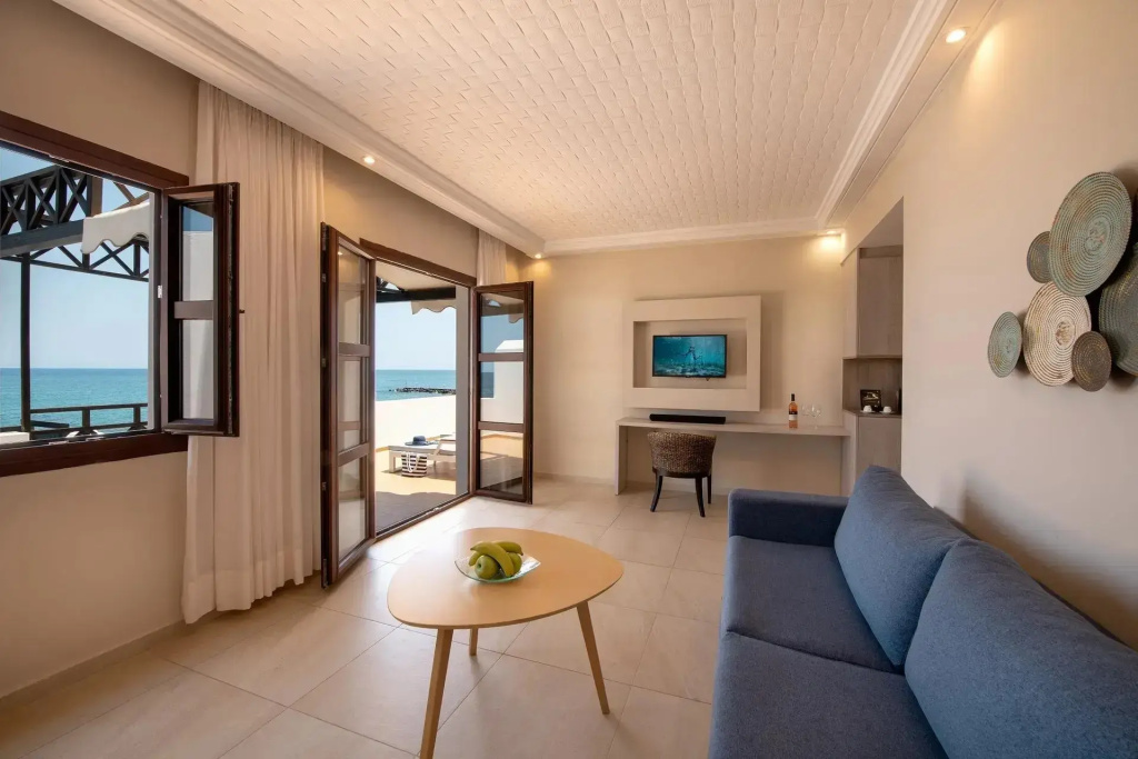 Double Suite seafront (full double bed)