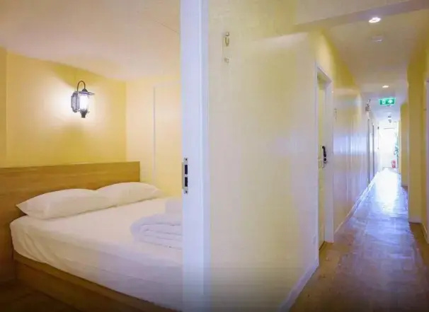 Double room (full double bed)