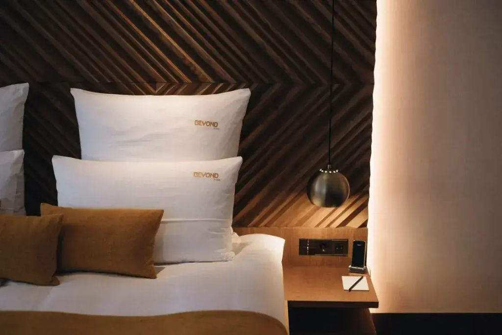 Marienplatz View Double Junior Suite (full double bed)
