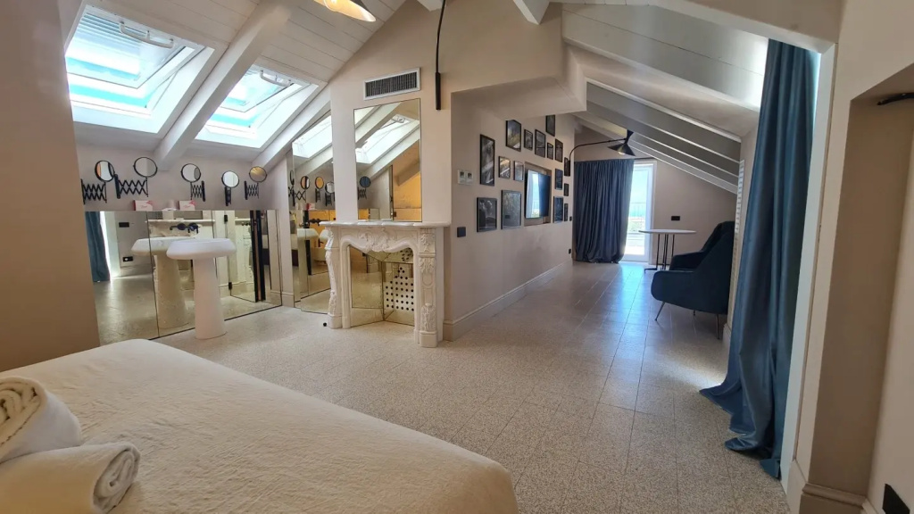 Double Mansarda Suite (full double bed)