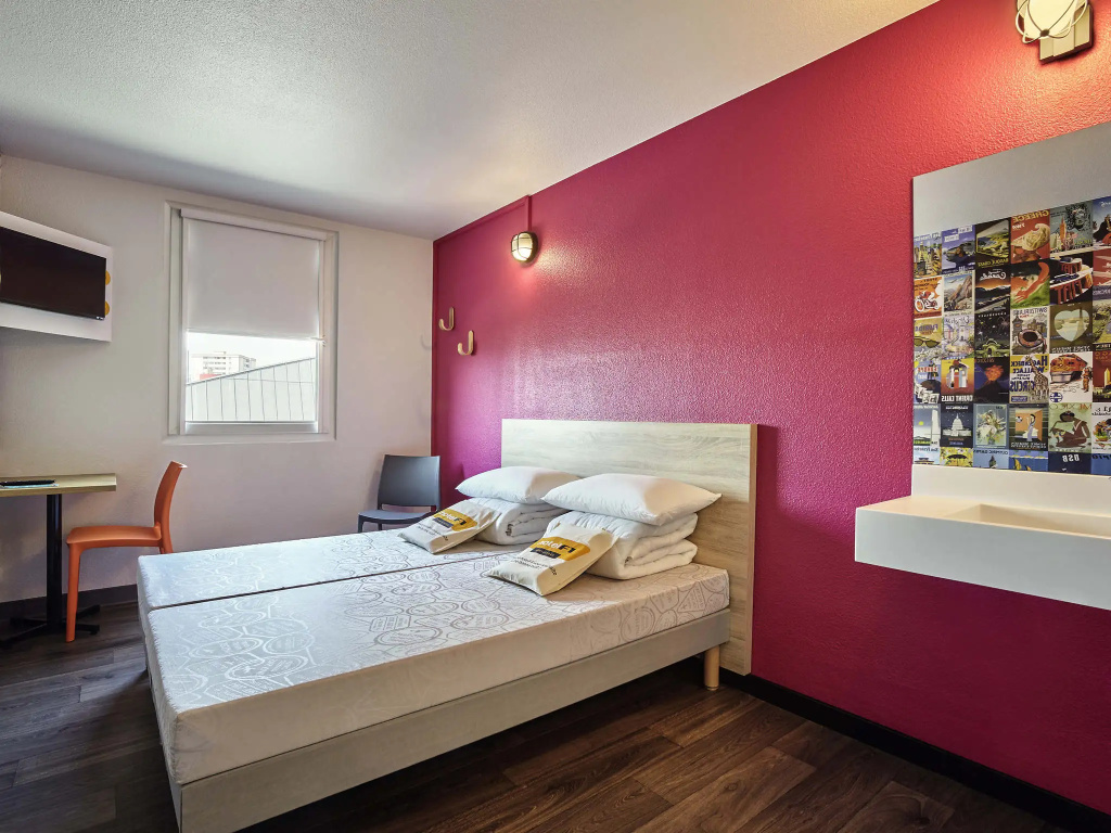 Side-Car Double room (twin beds)