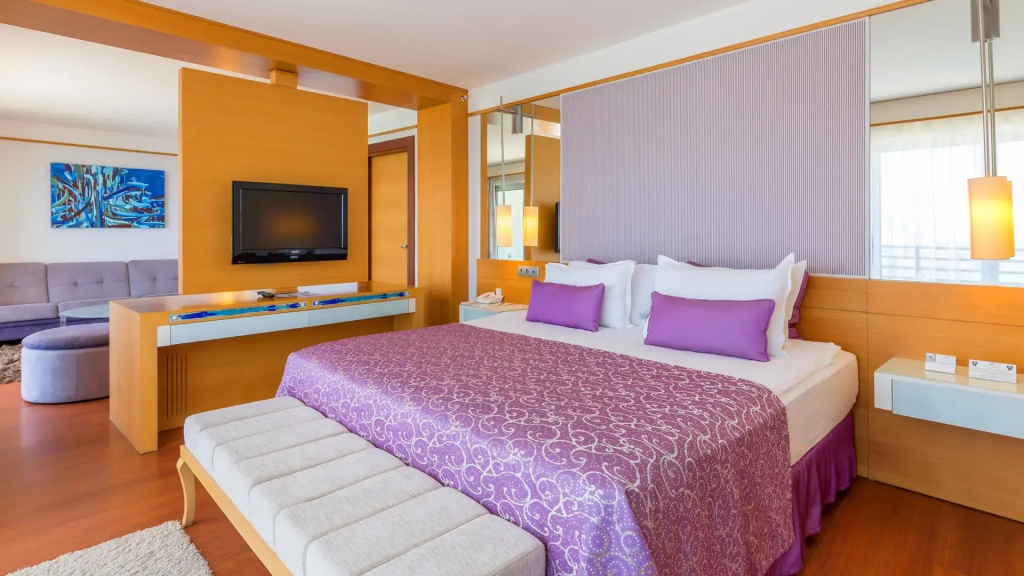 Double Junior Suite with sea view (full double bed)