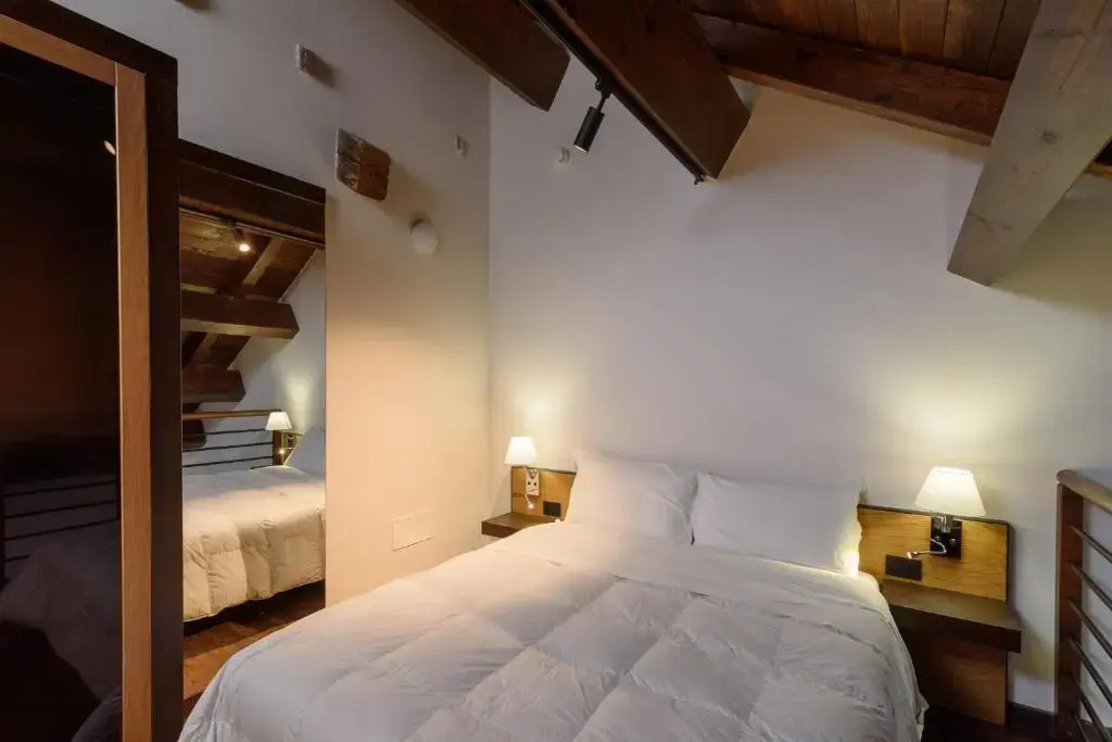 Deluxe Triple Loft Room