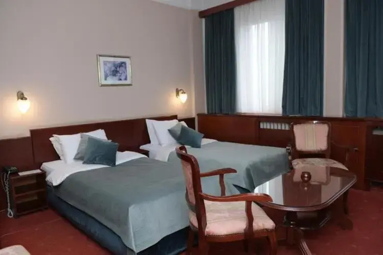 Standard Double room (twin beds)