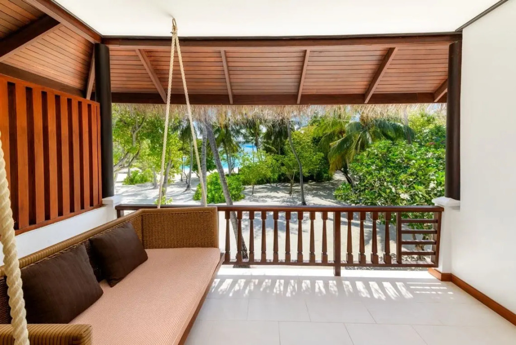 Sheraton Maldives Full Moon Resort & Spa