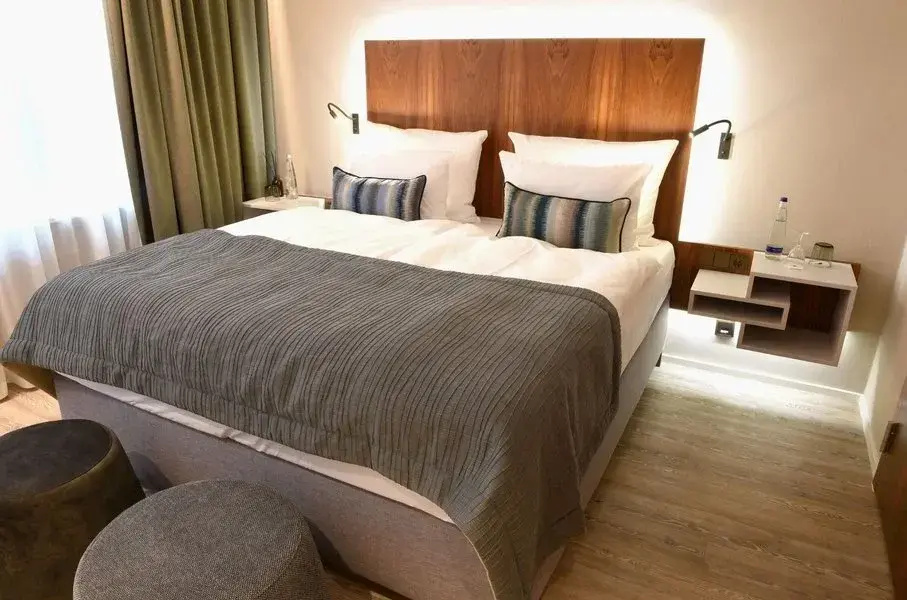 Double Suite (full double bed)
