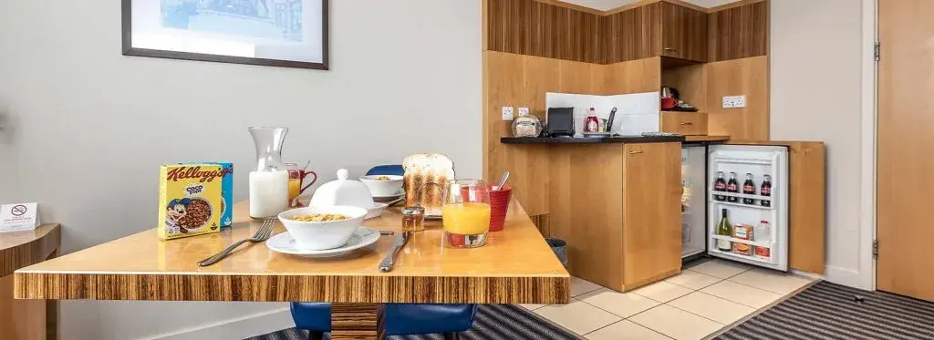 Ramada Hotel & Suites by Wyndham Coventry - Chambres