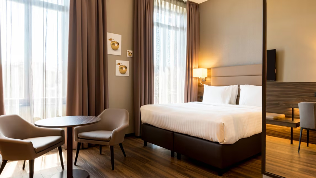 Superior Double room with balcony and with city view (full double bed)