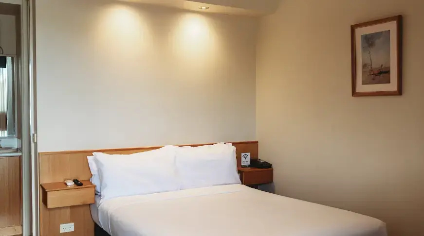 Petite Double room (full double bed)