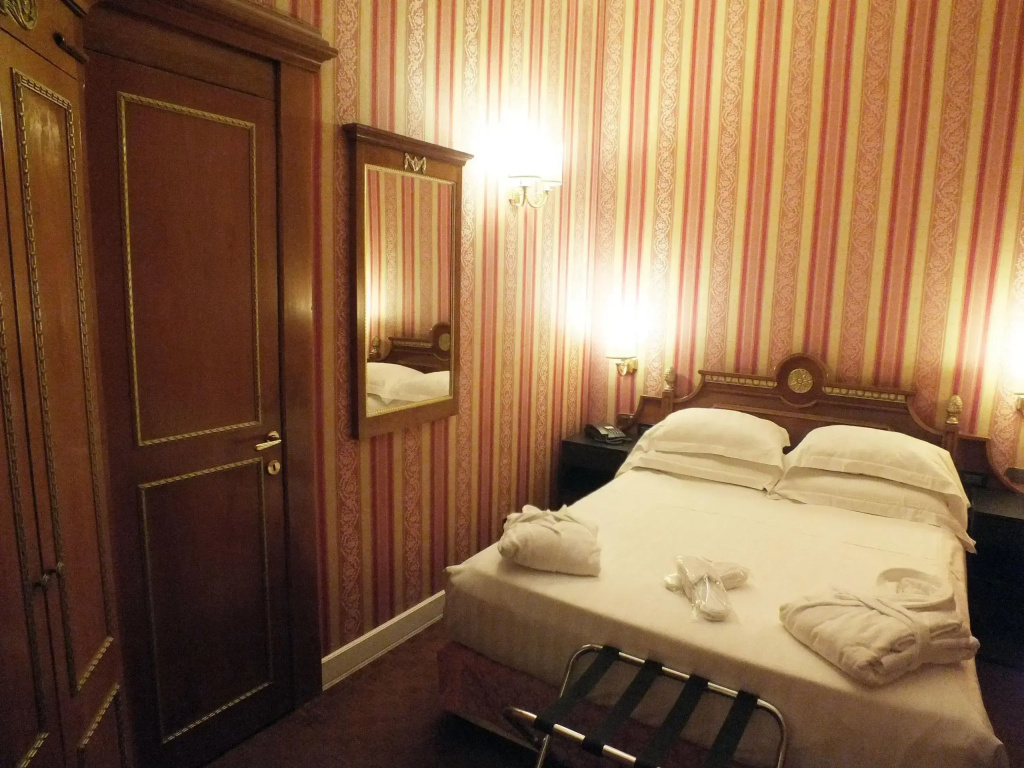 Classic Small Double room (full double bed)