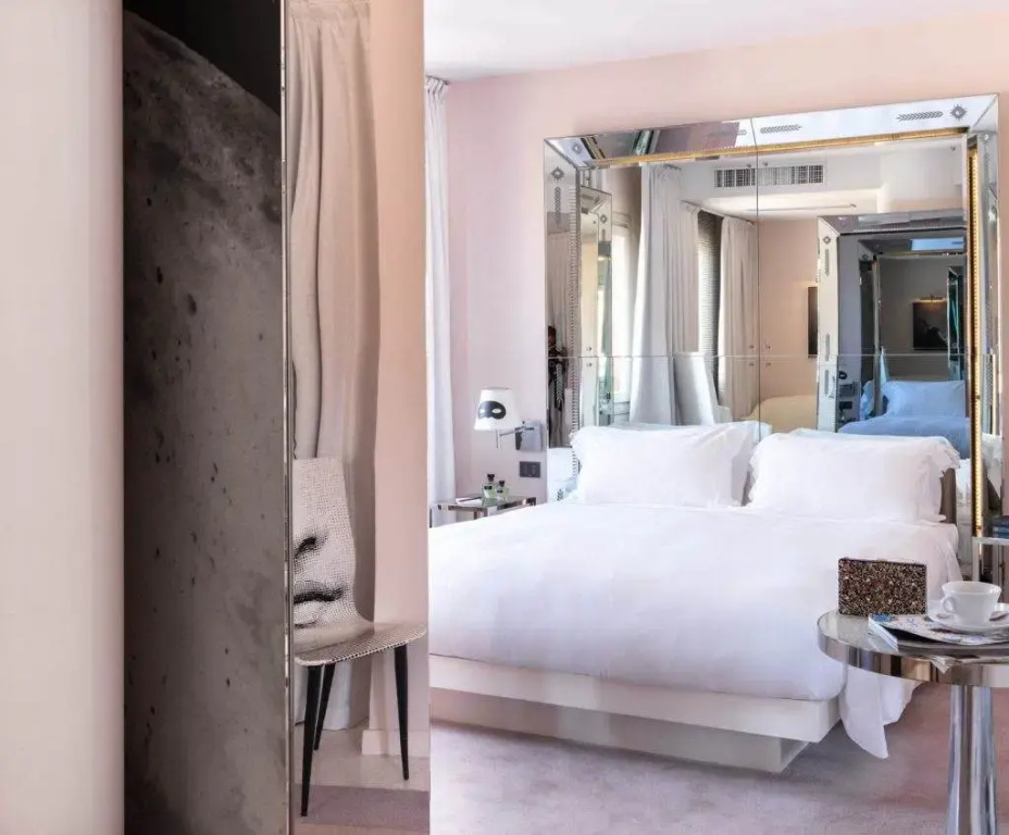Double Junior Suite (full double bed)