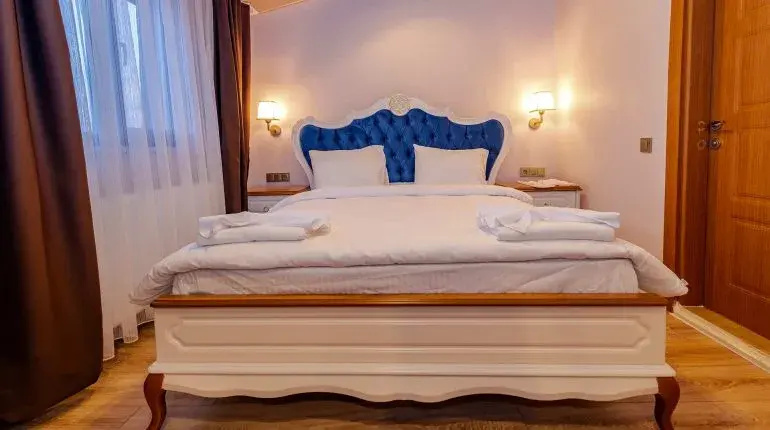 Double Suite (full double bed)
