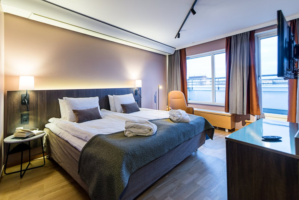 Master Double Suite (full double bed)