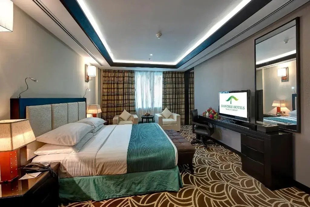 Double Suite full double bed