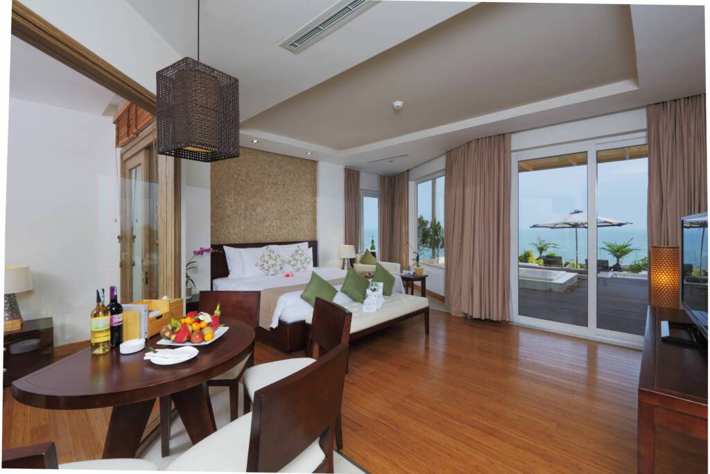 The Cliff Resort & Residences
