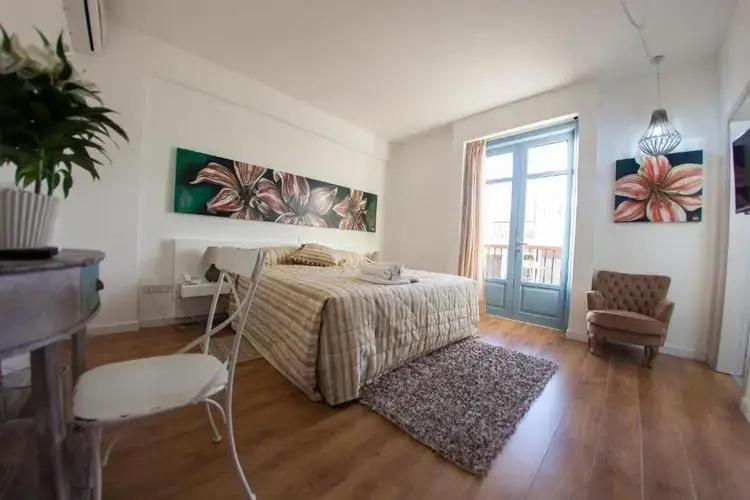 Luxury Double Studio with balcony (full double bed)