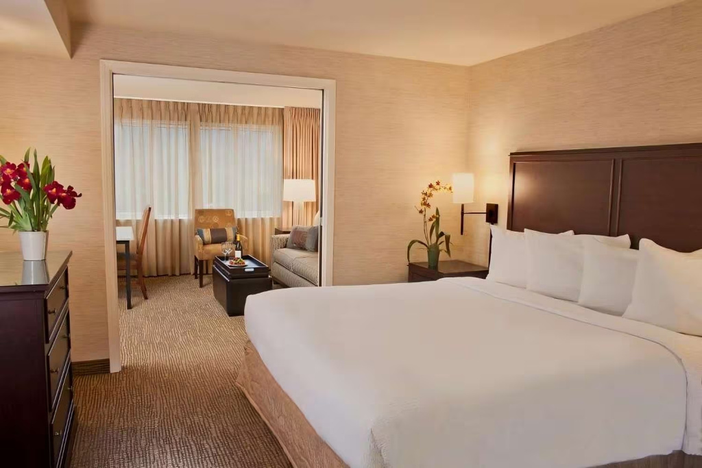 Full Kitchen Double Suite (full double bed)