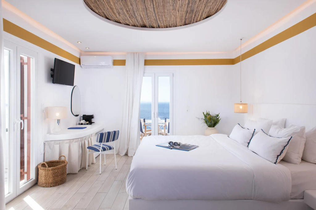 Superior Double room with sea view (full double bed)