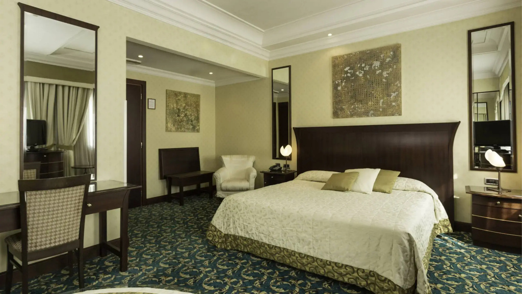 Double Suite (full double bed)