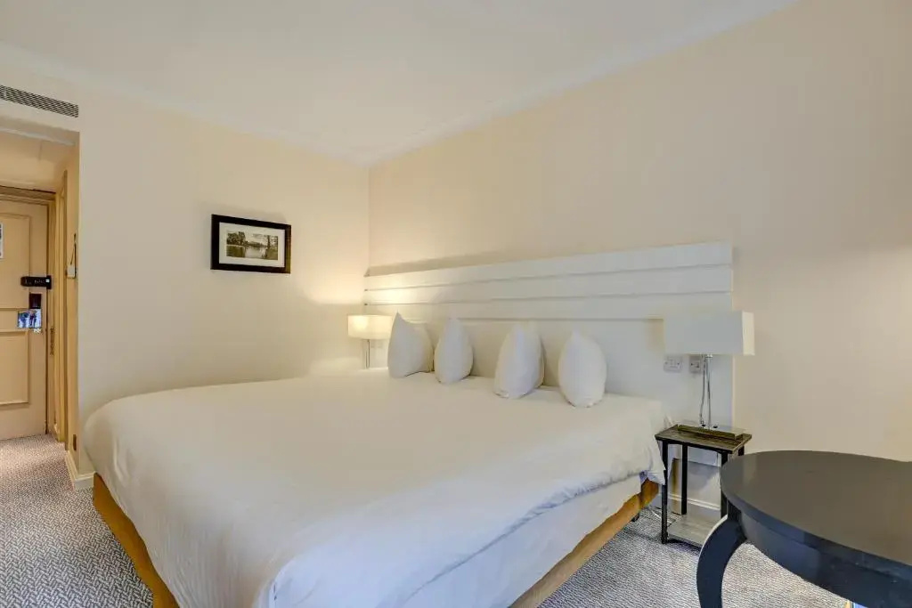 Sunday London Staines-upon-Thames Heathrow T5 - Chambres
