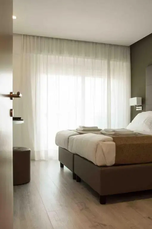 International Beach Hotel - Chambres