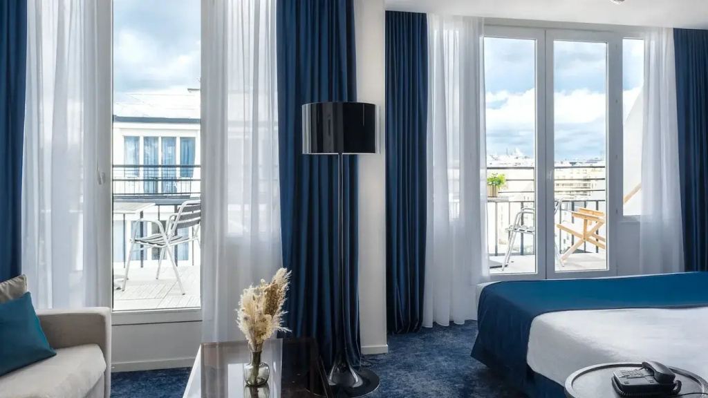 Pley Hotel 80