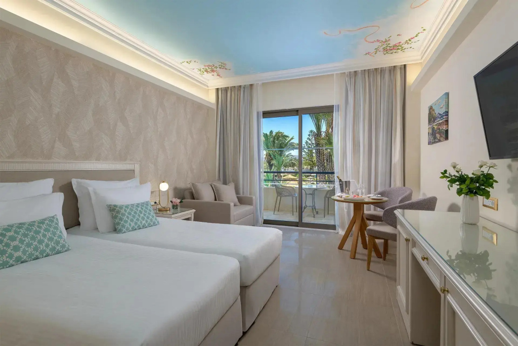 Double room with garden view (full double bed)