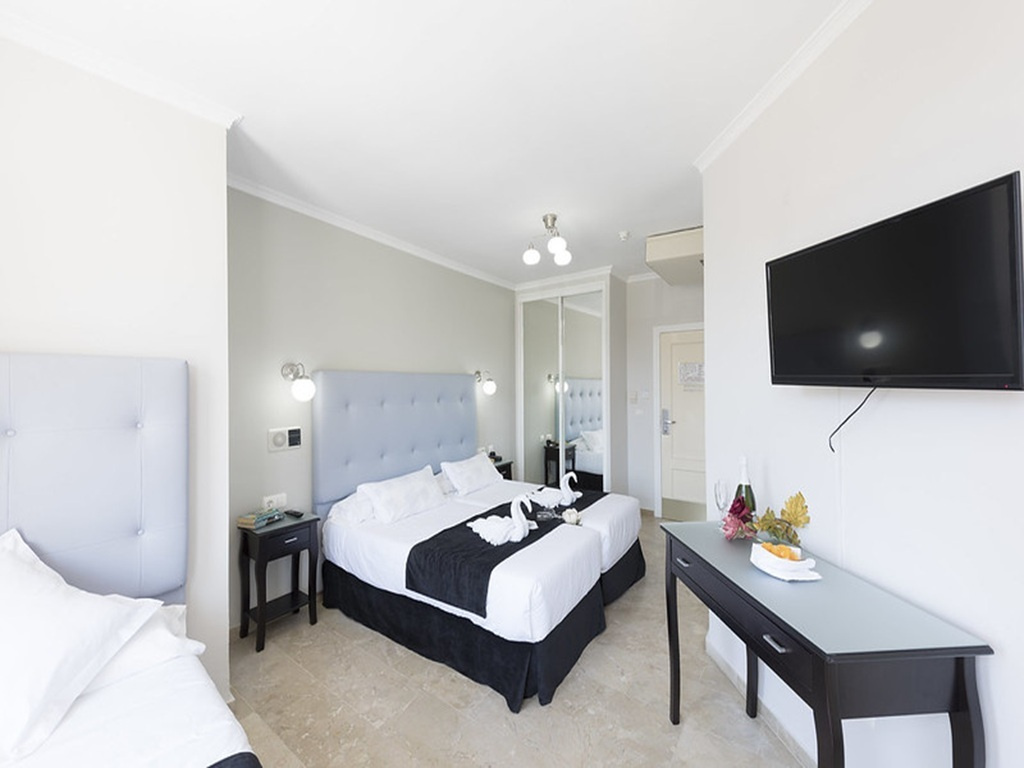 Triple room
