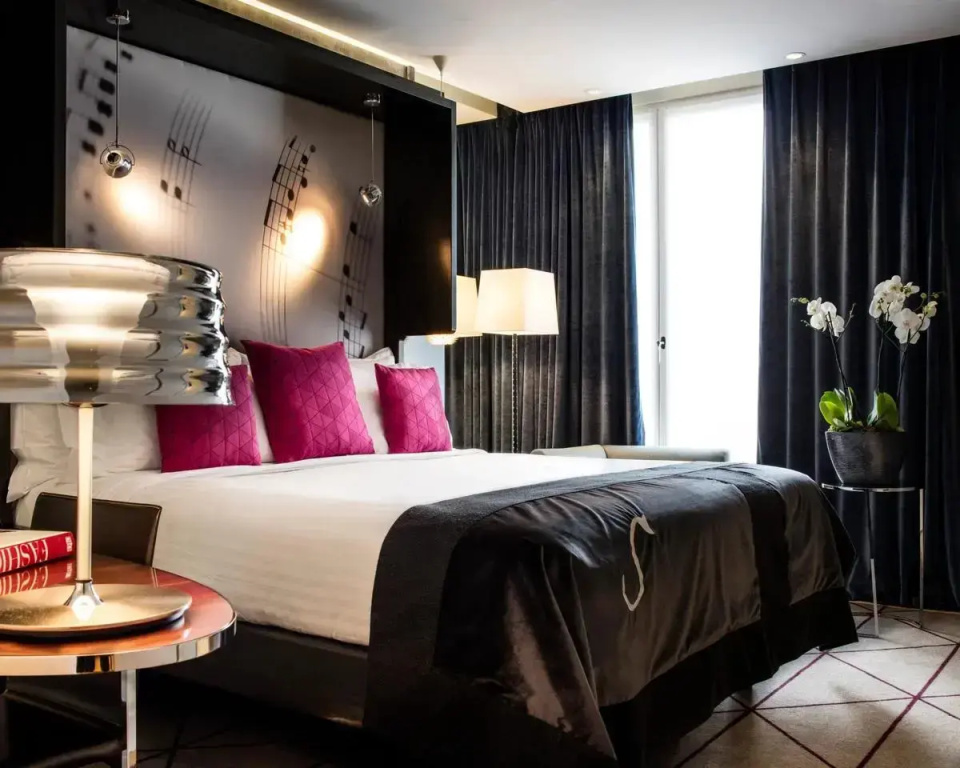 Superior Double room (full double bed)