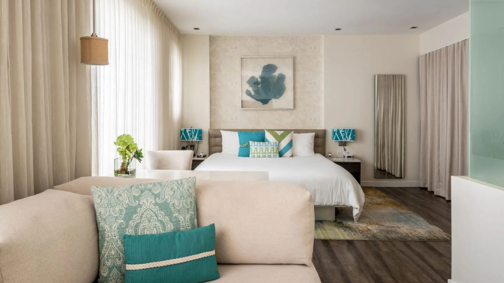 Deluxe Accessible Double Suite (full double bed)