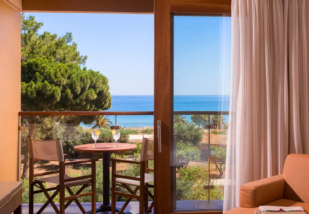 Kernos Beach Hotel - Chambres