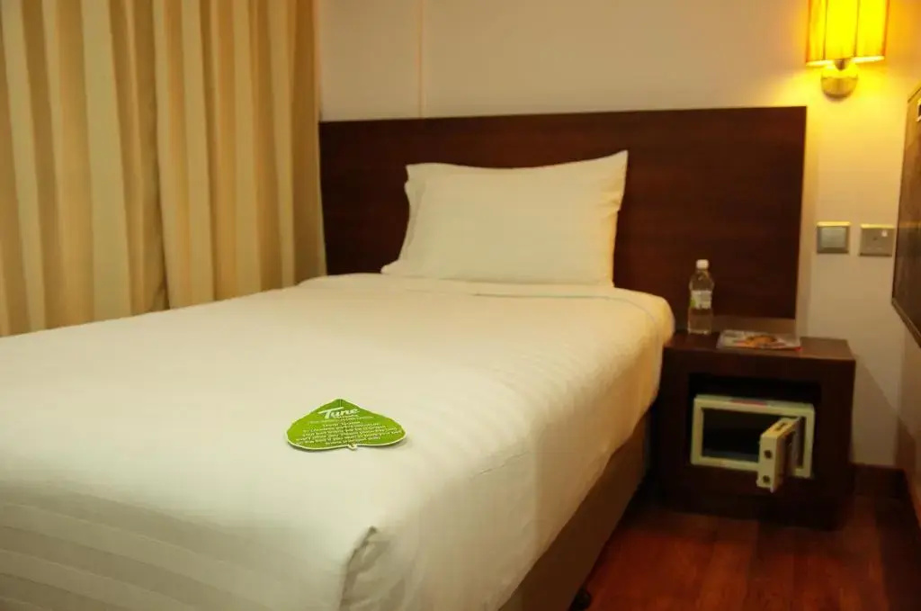 Standard Single room (full double bed)
