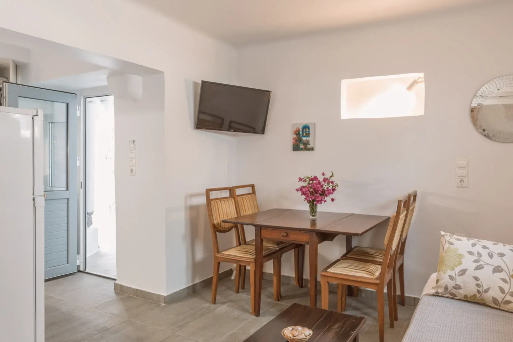 1 Bedroom Triple Basement Apartment