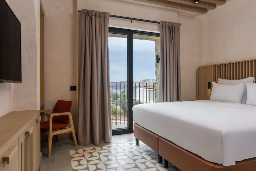 Superior Double room (full double bed)