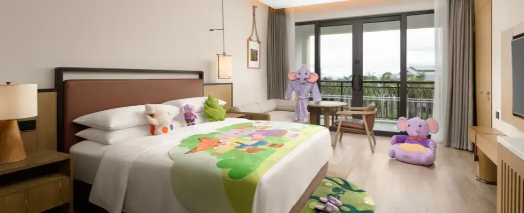 Deluxe Scenic Double room with balcony and with garden view (full double bed)